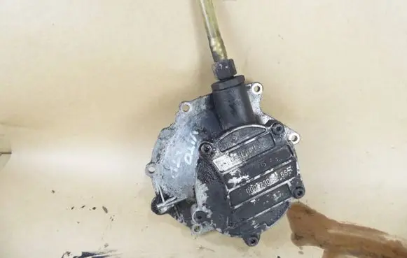 Mercedes-Benz Vito Viano W638 Vacuum pump 0002303865