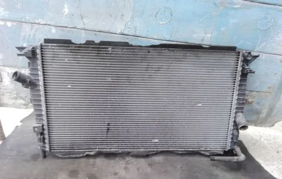 Ford Focus C-MAX Coolant radiator 3M5H8005TH
