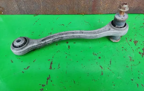 Mercedes-Benz C W205 Rear control arm 20402