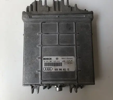 Audi A4 S4 B5 8D Engine control unit/module 0281001425426 028906021CE