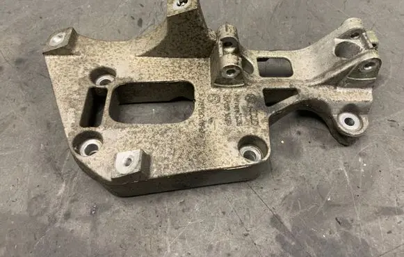 Generator/alternator bracket
