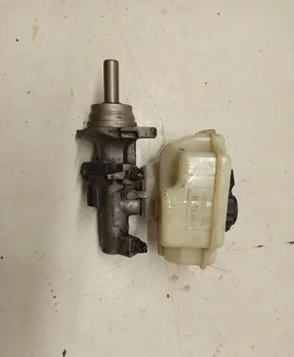 Volkswagen Jetta VI Master brake cylinder 1K0945459