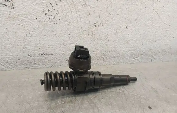 Audi A4 S4 B6 8E 8H Fuel injector 038130073AL
