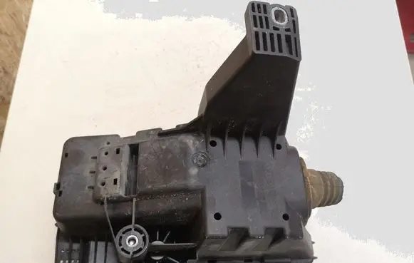 Volvo XC90 Fuse module 8690698