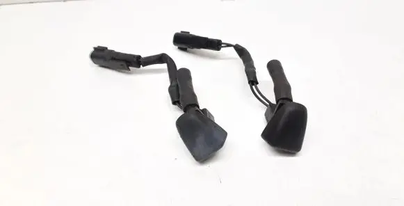 Windshield washer spray nozzle