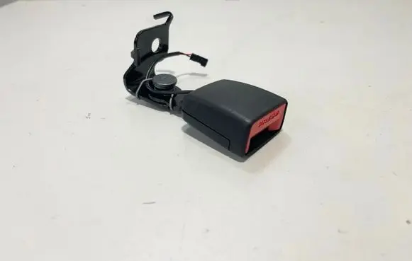 BMW X6 G06 Rear seatbelt buckle 7435671