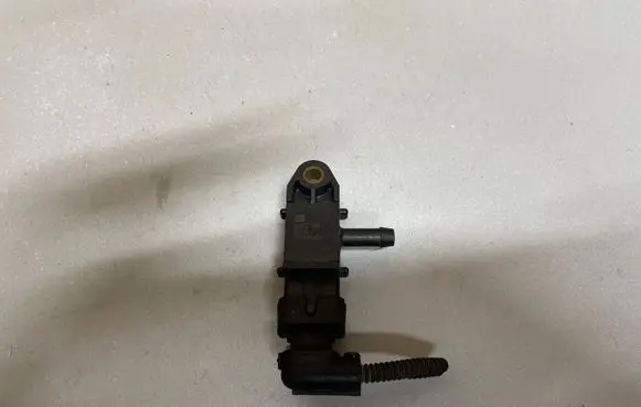 Opel Astra J Crankshaft speed sensor 55566186