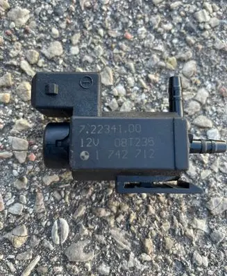 BMW 5 E60 E61 Turbo solenoid valve 1742712