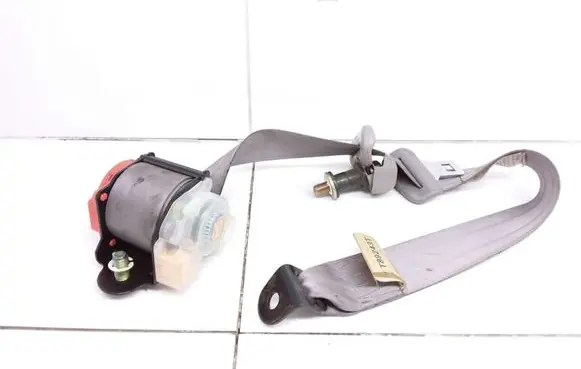 Mazda Premacy Rear seatbelt