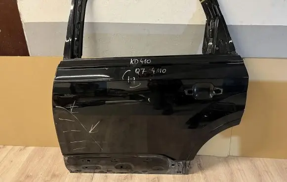 Audi Q7 4M Rear door