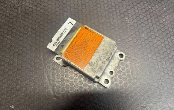 Nissan X-Trail T30 Airbag control unit/module 988208H405 8208H4050 050201