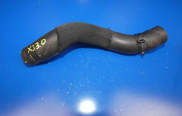 Jaguar XJ X351 Engine coolant pipe/hose 
