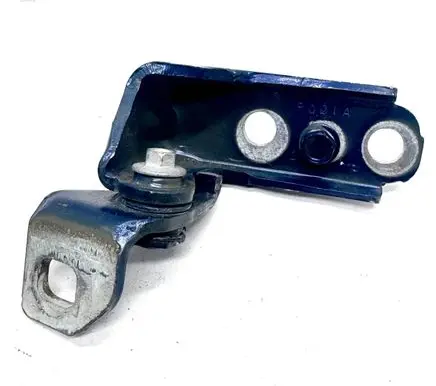 Ford Fusion II Front door upper hinge P001A