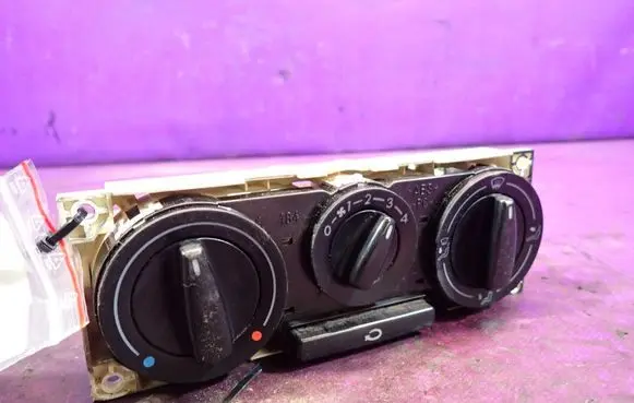 Volkswagen Transporter - Caravelle T4 Climate control unit 