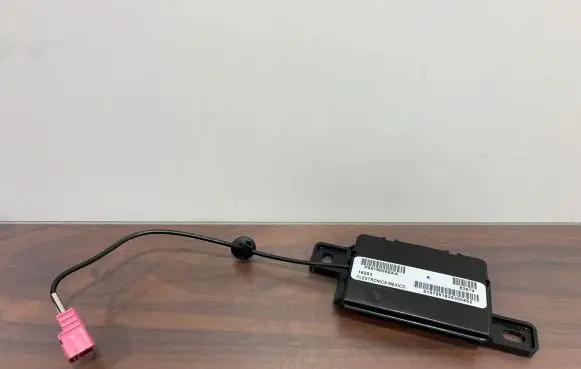 Chrysler Pacifica Antenna control unit P68186558AA