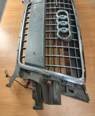 Audi Q5 SQ5 Front grill 8R0853692A