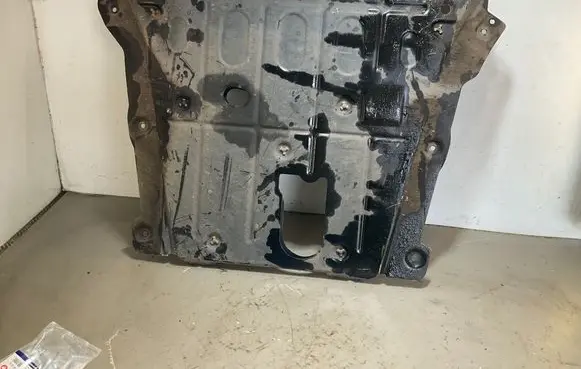Dacia Duster II Engine splash shield/under tray