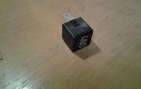 Volkswagen PASSAT B6 Other relay 1K0951253A V23134J52X430