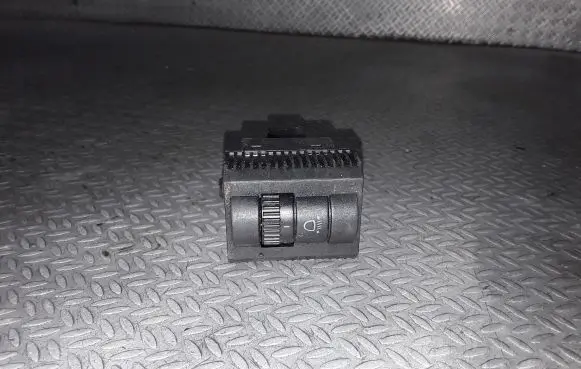 Volkswagen Polo Headlight level height control switch 6Q0941333B