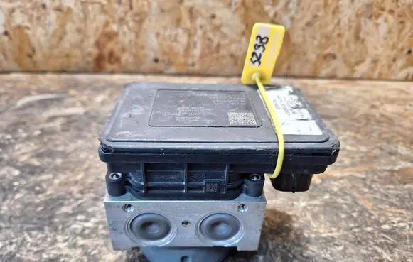 Mazda 3 II ABS Pump BHR1437A0A 06.2109-7131.3