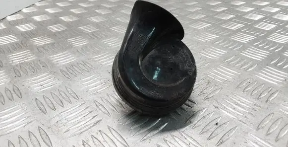 Volkswagen PASSAT B6 Horn signal A28657625
