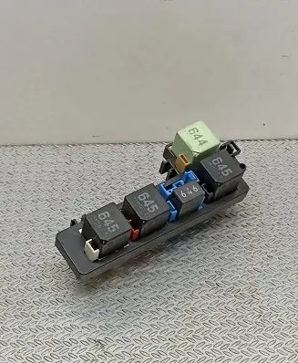 Volkswagen Golf VI Fuse module 1K1937503A