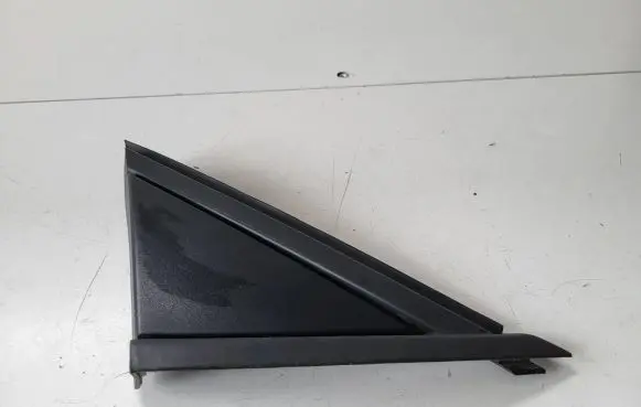 Opel Crossland X Front door glass trim molding 13482335