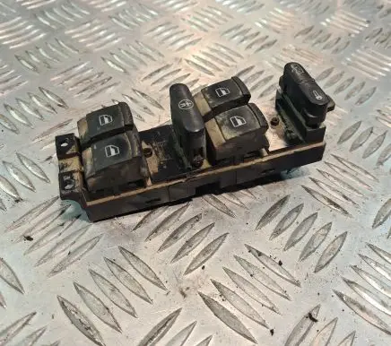 Skoda Octavia Mk1 (1U) Electric window control switch 1J4959857A