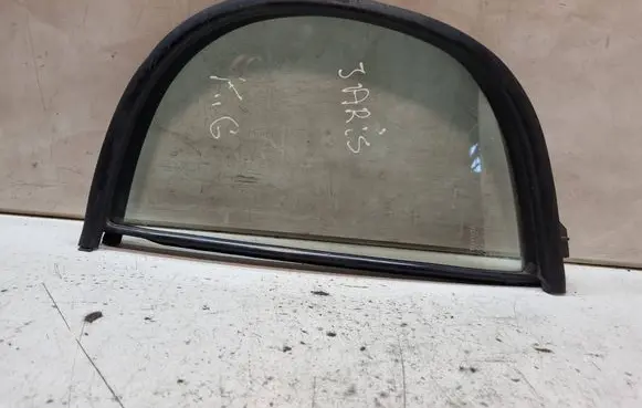 Toyota Yaris Rear vent window glass 43R005834