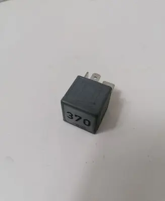 Audi A3 S3 8P Other relay 8D0951253