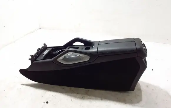 Mercedes-Benz GLE W167 Armrest A1676801601