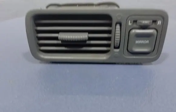 Honda CR-V Dashboard side air vent grill/cover trim 77630-S10Z-A0