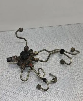 Nissan Almera N16 Fuel distributor 8200057232 8200057345 9144201015
