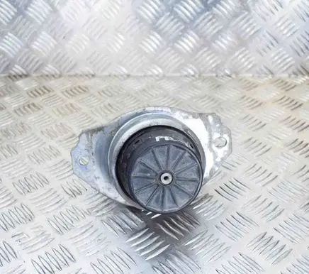 Engine mount bracket