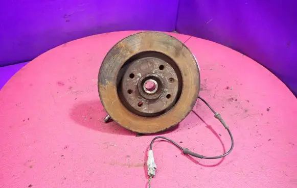 Peugeot 307 Front wheel hub spindle knuckle 