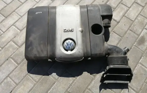 Engine cover (trim)