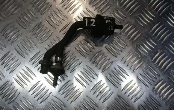 Volkswagen PASSAT B5.5 Breather valve 