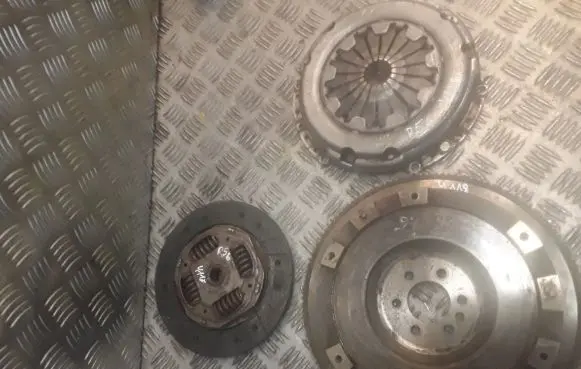 Mini One - Cooper Coupe R56 Clutch set kit 7561765 7557169