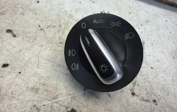 Volkswagen Golf V Light switch