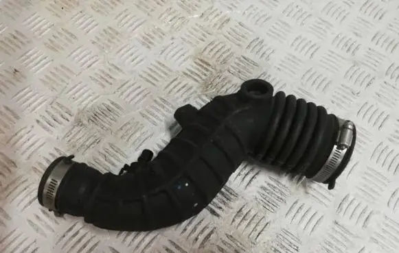 Nissan Pulsar Air intake hose/pipe