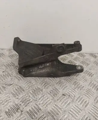 Volkswagen Transporter - Caravelle T5 Engine mounting bracket 7E0199343