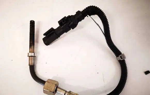 Mercedes-Benz E W212 Exhaust gas temperature sensor A0009059106