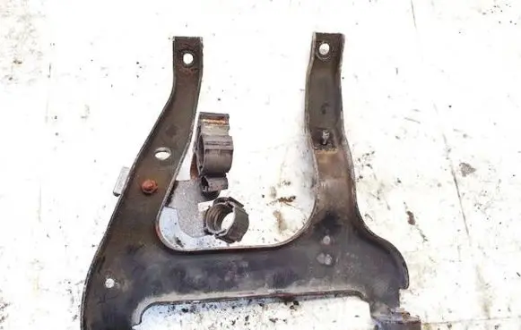 Skoda Octavia Mk2 (1Z) Engine mounting bracket 06F129723B