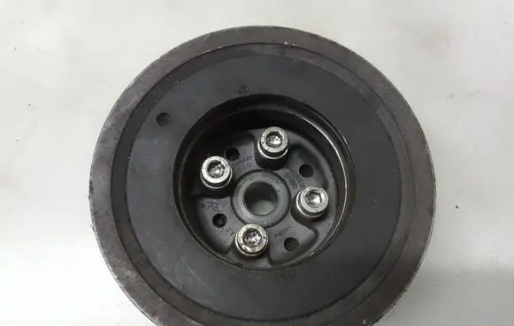 Audi A4 S4 B5 8D Crankshaft pulley 038105243F