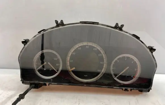 Mercedes-Benz C W204 Speedometer (instrument cluster) A2045403248