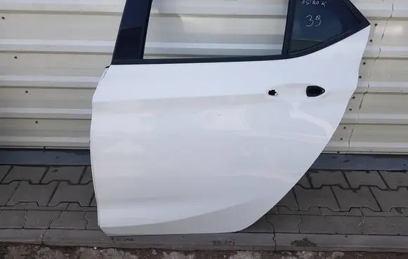 Opel Astra K Rear door 