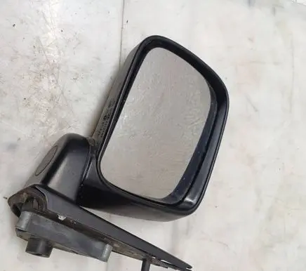 Nissan Terrano Front door electric wing mirror E9020066 E9010050