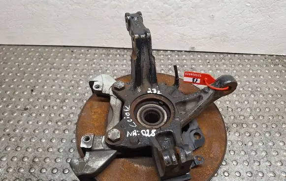 Renault Clio IV Front wheel hub spindle knuckle S25056028 400145894R