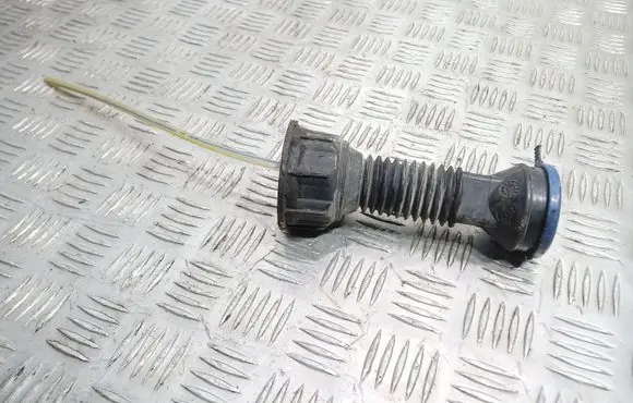 Peugeot 406 Window washer liquid tank fill tube 