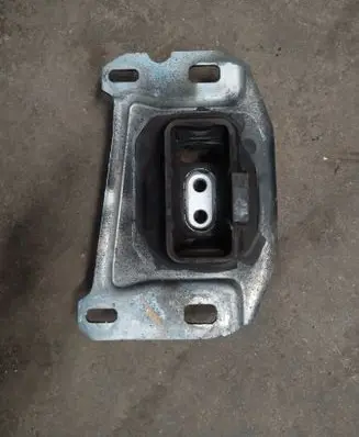 Citroen C5 Aircross Gearbox mount 9813699680